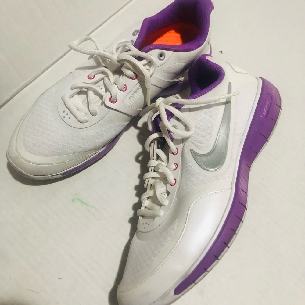 Nike Womans Free XT Everyday Fit Training 
Size 9
Wore 1x too Small for me